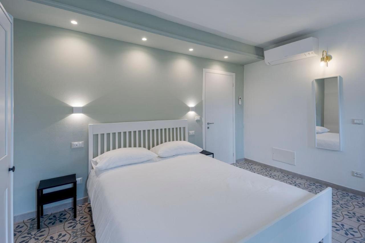 Gli Ulivi Rooms And Breakfast Marina dʼMarina dʼAndora 外观 照片